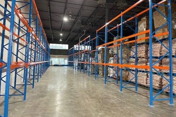 selective pallet racking for a flour warehouse